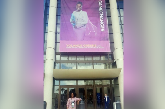Alumni student at HIMSS Conference